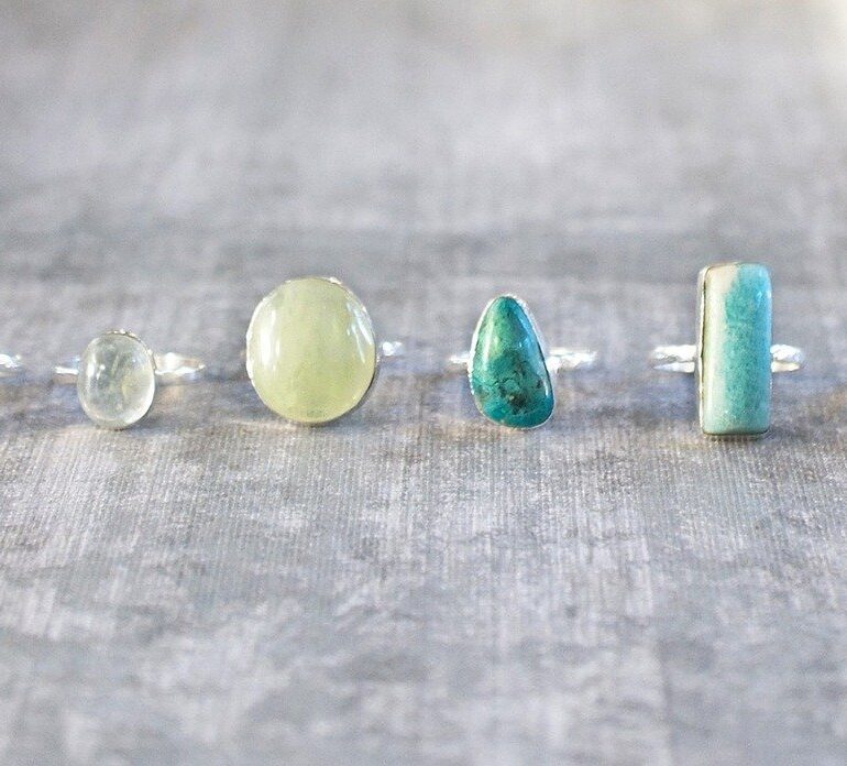 Dubious Actions Coming to Light: The Role of ‘Talking’ Gems as Indicators of Virtuousness