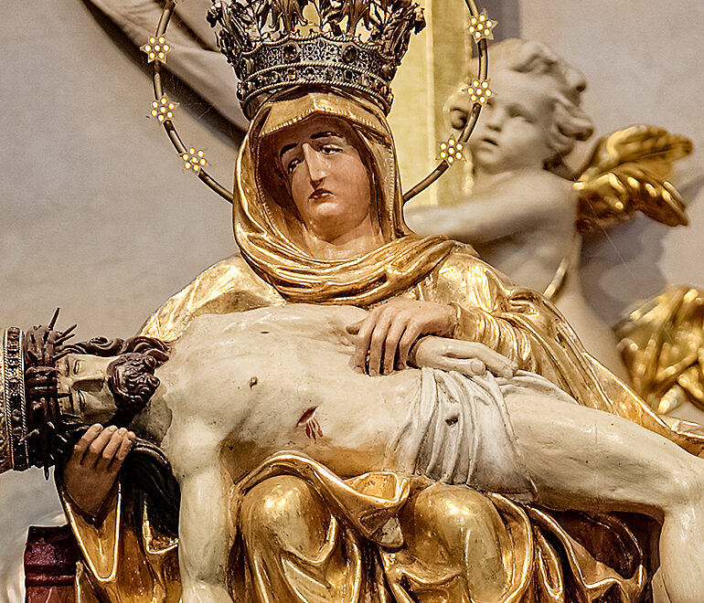 Überlegungen zur Bedeutung der regionalen Verbreitung der Gnadenbilder der Pietà in Niederösterreichs Kleindenkmälern (Maria Dreieichen, Maria Taferl, Maria Schoßberg)